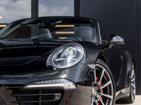 Certified 2014 Porsche 911 Carrera 4S AWD/4WD image 22