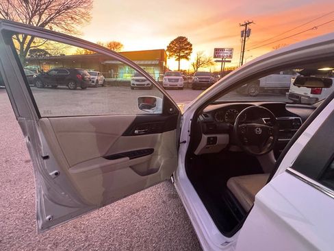 Used 2015 Honda Accord EX-L image 8