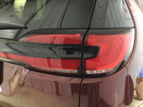 Used 2023 Chrysler Pacifica Touring-L image 20