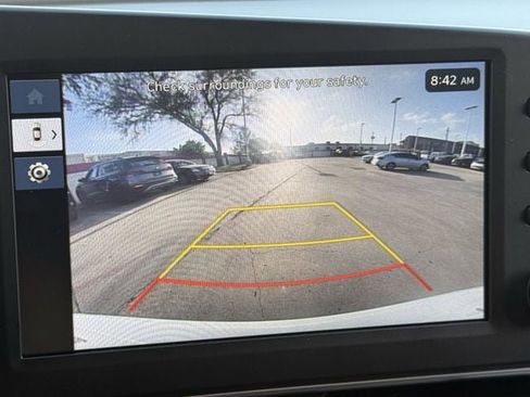 Used 2025 Hyundai Elantra Sport image 16