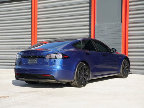 Used 2023 Tesla Model S Standard Range image 9