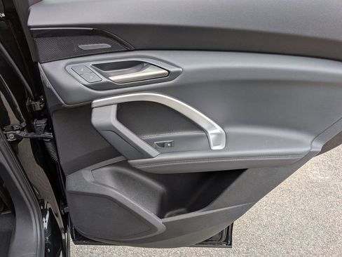 Used 2025 Audi Q5 Premium Plus w/ Premium Plus image 32