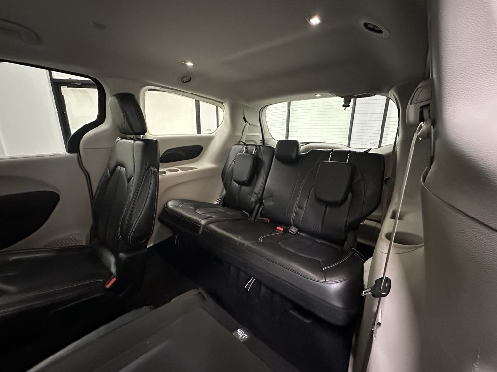 Used 2020 Chrysler Voyager Lxi FWD image 23