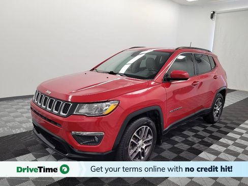 Used 2019 Jeep Compass Latitude FWD image 1