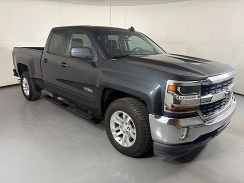 Used 2017 Chevrolet Silverado 1500 LT w/ Texas Edition RWD image 2