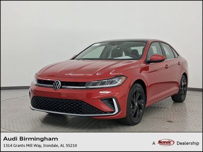 Used 2025 Volkswagen Jetta SE w/ Sunroof Package