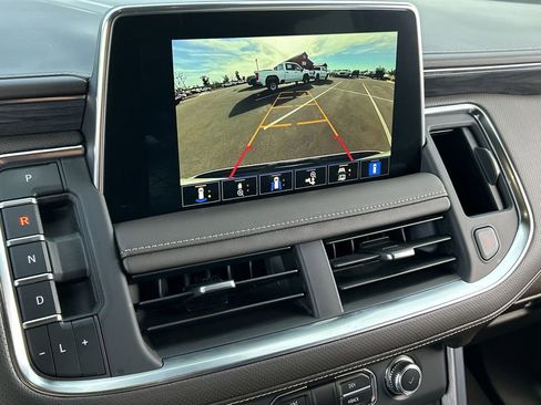 Used 2023 GMC Yukon XL SLT w/ SLT Luxury Package image 15