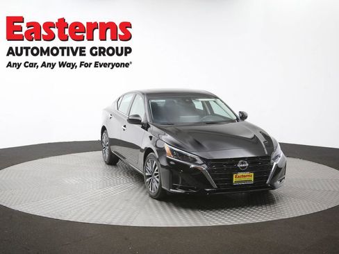 Used 2023 Nissan Altima 2.5 SV w/ SV Premium Package AWD/4WD image 52