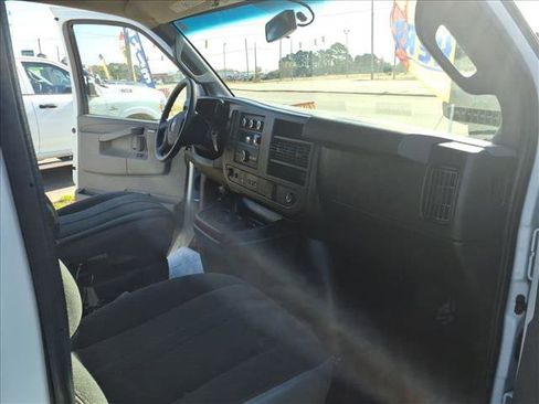 Used 2021 GMC Savana 2500 w/ Driver Convenience Package image 15