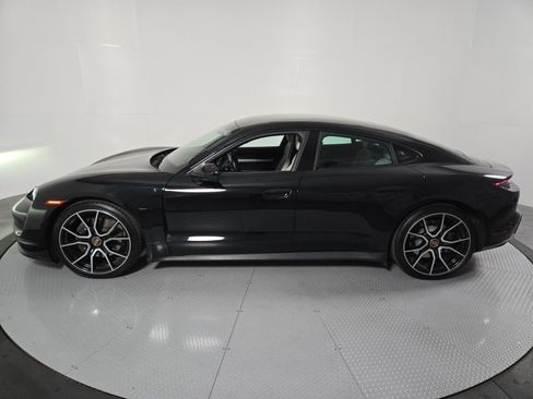 Used 2022 Porsche Taycan RWD image 33