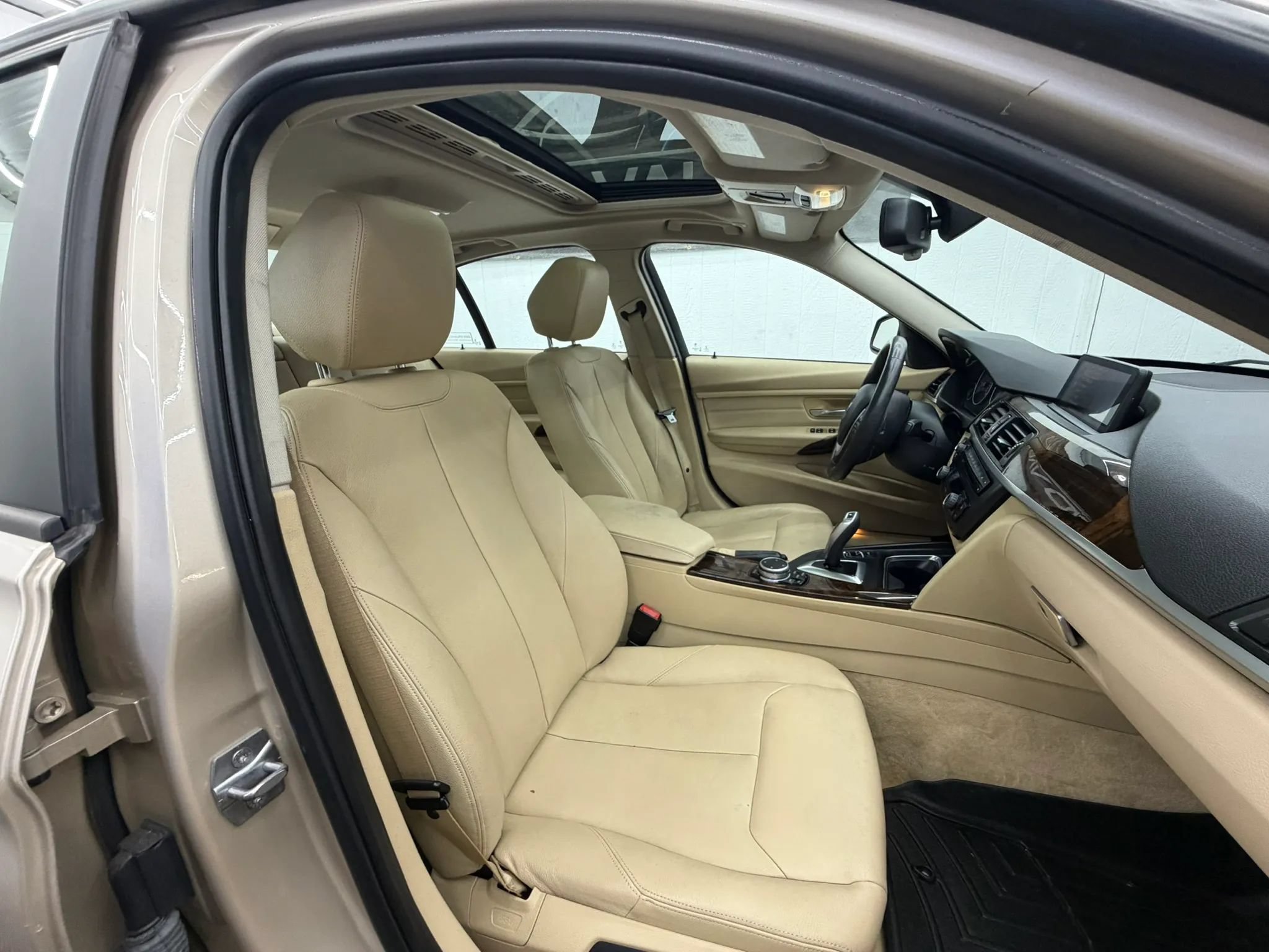 Used 2015 BMW 328i xDrive Sedan AWD/4WD image 6