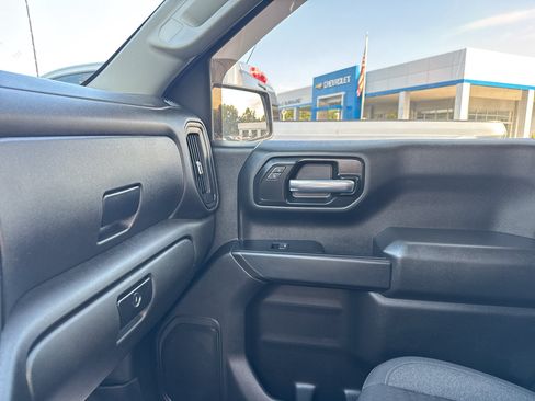 Used 2022 Chevrolet Silverado 1500 Custom AWD/4WD image 18