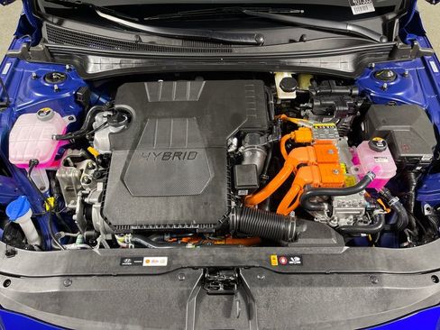 Certified 2025 Hyundai Elantra SEL image 10