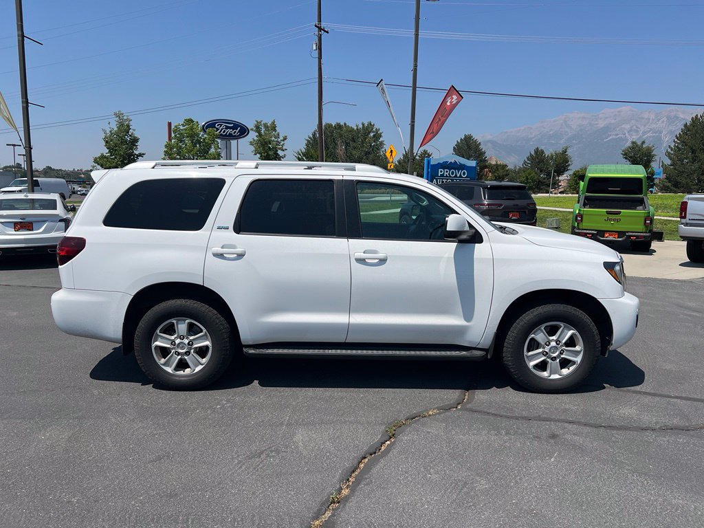 Used 2019 Toyota Sequoia SR5 AWD/4WD image 7