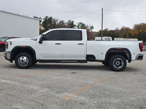 Used 2024 GMC Sierra 3500 Pro image 2