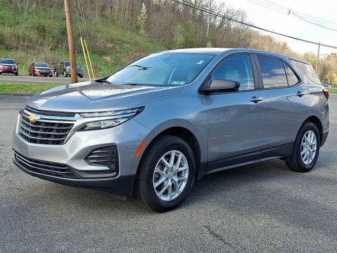 Used 2023 Chevrolet Equinox LS w/ LS Convenience Package image 3