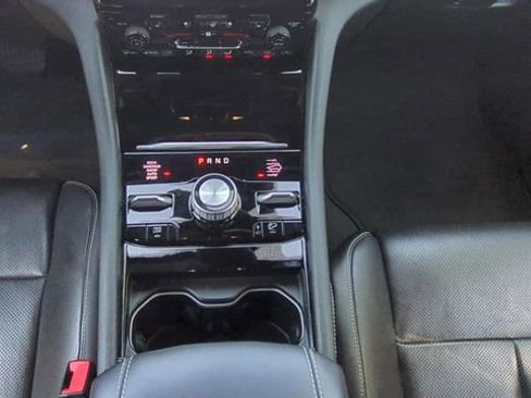 Used 2023 Jeep Grand Cherokee Overland w/ Luxury Tech Group IV AWD/4WD image 15