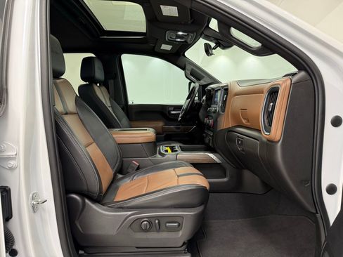 Used 2022 Chevrolet Silverado 3500 High Country w/ Z71 Off-Road Package image 32