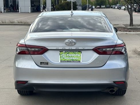 Used 2022 Toyota Camry XLE FWD image 4