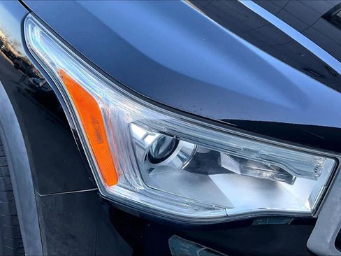 Used 2019 GMC Acadia SLE image 26