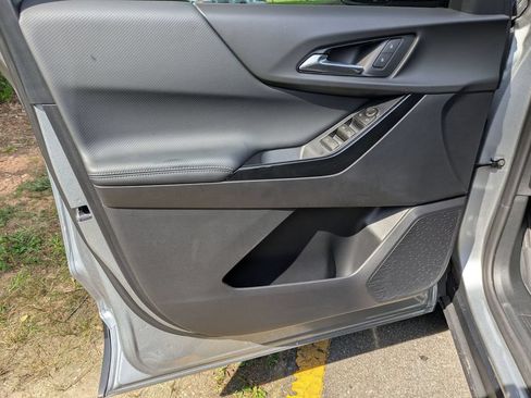 New 2026 Chevrolet Equinox LT w/ Safety and Technology Package FWD image 8