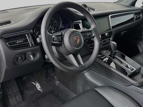 Used 2026 Porsche Macan AWD/4WD image 4