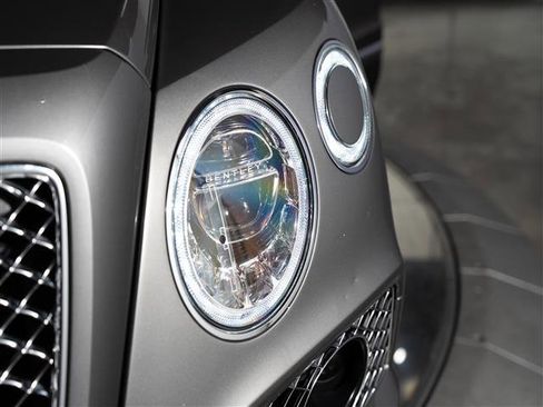 Used 2018 Bentley Bentayga image 13