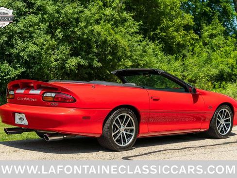 Used 2002 Chevrolet Camaro Z28 w/ SS Performance/Appearance Pkg RWD image 10