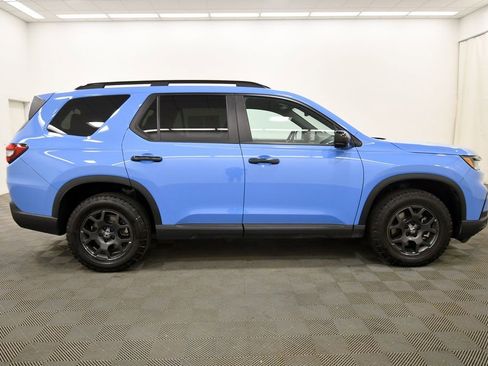 Used 2024 Honda Pilot TrailSport image 9
