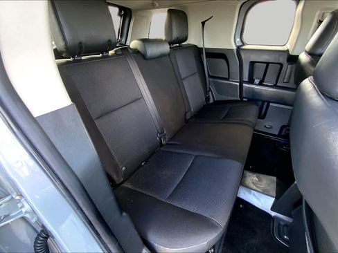 Used 2014 Toyota FJ Cruiser 4WD w/ Convenience Package image 19