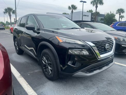 Used 2023 Nissan Rogue S AWD/4WD image 2