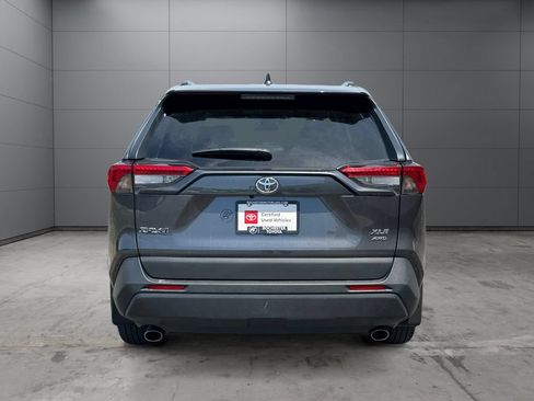 Certified 2022 Toyota RAV4 XLE w/ Convenience Package AWD/4WD image 4