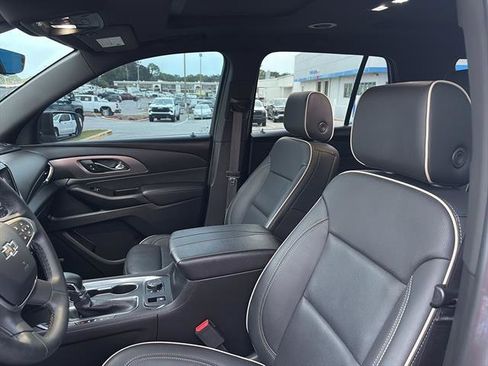 Used 2023 Chevrolet Traverse Premier w/ Redline Edition image 16