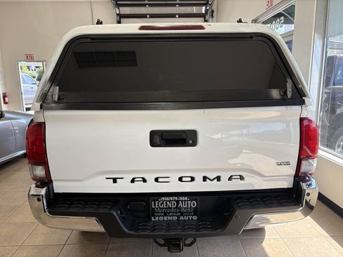 Used 2019 Toyota Tacoma SR5 RWD image 8
