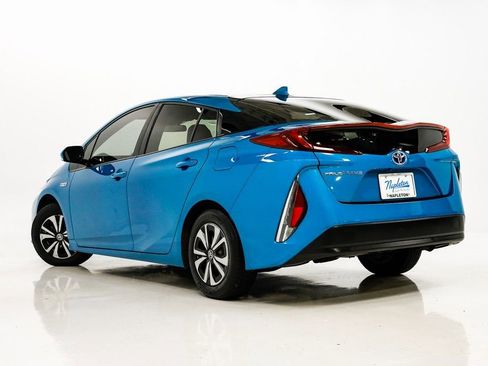 Used 2018 Toyota Prius Prime Premium image 25