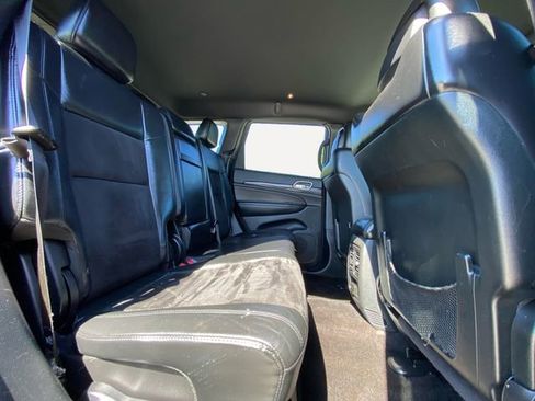 Used 2018 Jeep Grand Cherokee Altitude image 14