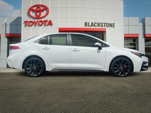 Certified 2026 Toyota Corolla SE w/ SE Package FWD image 2