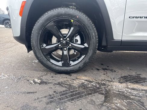 New 2026 Jeep Grand Cherokee Limited w/ Limited Altitude Package image 57