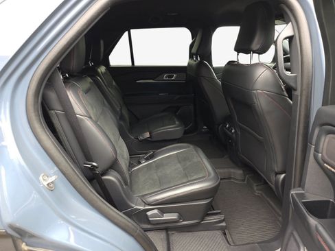 Used 2025 Ford Explorer ST RWD image 33