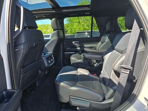 Used 2025 Ford Expedition Tremor AWD/4WD image 15