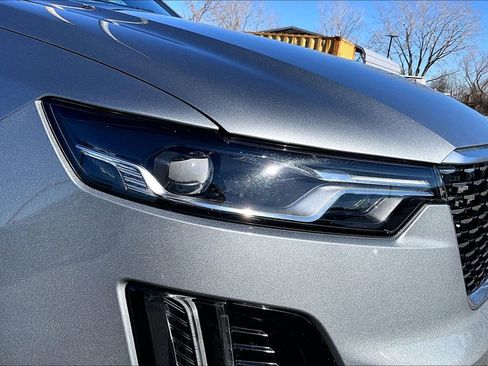 Used 2025 Cadillac XT6 Premium Luxury image 41