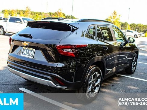 Used 2024 Chevrolet Trax LT image 6