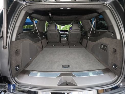 Used 2026 Cadillac Escalade ESV Platinum Sport AWD/4WD image 24