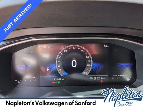 Used 2024 Volkswagen Jetta SE w/ Panoramic Sunroof Package FWD image 9