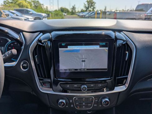 Used 2018 Chevrolet Traverse LT AWD/4WD image 16