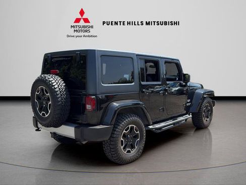 Used 2013 Jeep Wrangler Unlimited Sahara w/ Connectivity Group AWD/4WD image 5