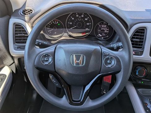 Used 2022 Honda HR-V LX image 18