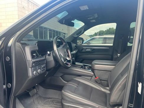 Used 2025 Chevrolet Suburban RST w/ RST Capability Package AWD/4WD image 5