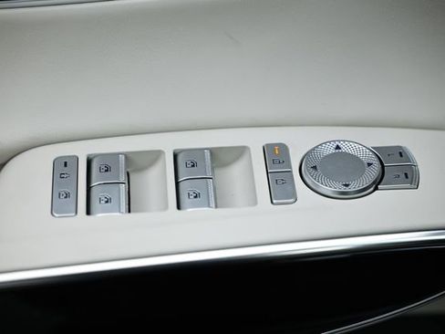 Certified 2026 Genesis GV70 2.5T image 17