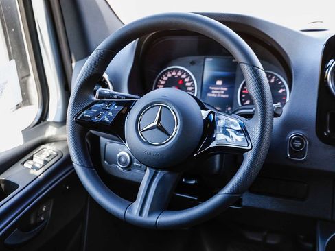 New 2025 Mercedes-Benz Sprinter 2500 image 13